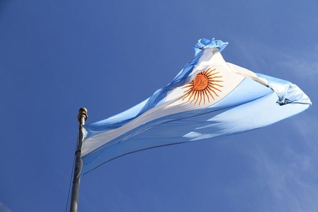 Argentina, Flag Waving