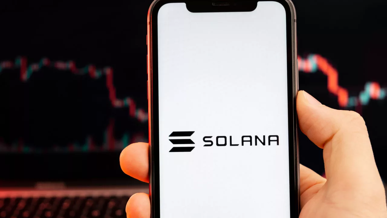 Biggest Movers: Sol Hits 1-Month Low On Saturday, As Uni Extends Recent Declines – Market Updates Bitcoin News