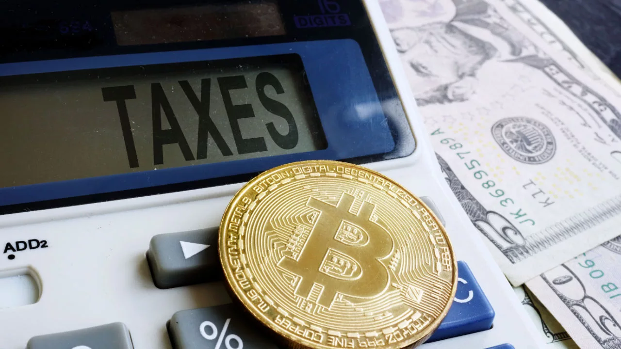 Us Government Delays Tax Reporting Rules For Cryptocurrency Brokers