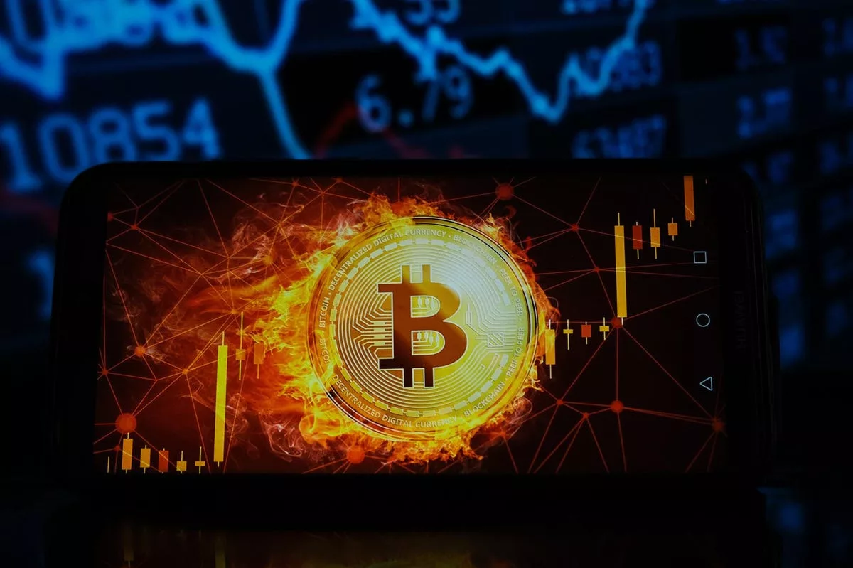 ‘Mark My Words’—Surprise Crisis Prediction Sends Shockwaves Through Crypto Markets As The Price Of Bitcoin And Ethereum Swing Wildly