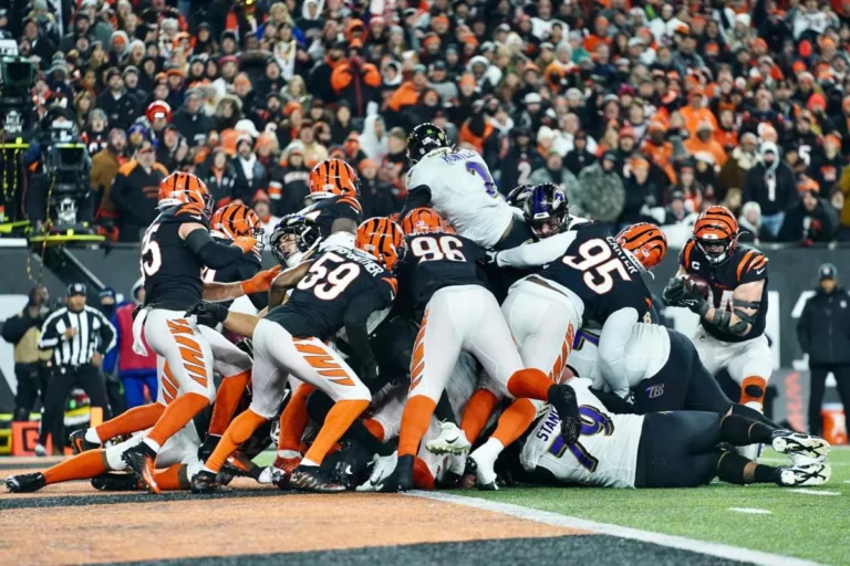 Reactions: Cincinnati'S Sam Hubbard Returns Fumble 98 Yards For Touchdown Vs. Baltimore